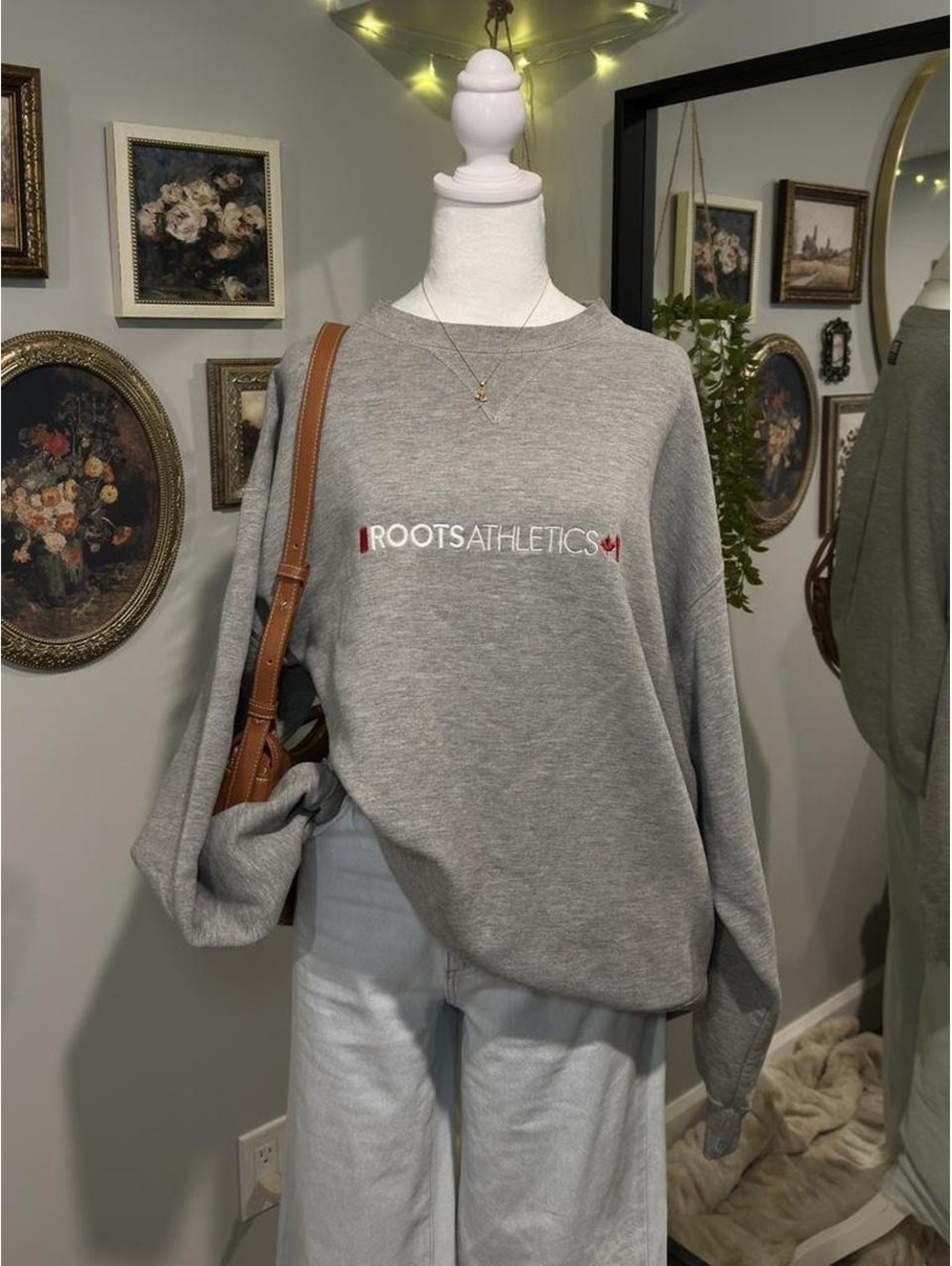 Grey vintage Roots crewneck sweatshirt crewneck